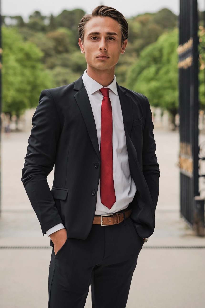 Guillaume — Model & Host in Le Grau-du-roi photo 1
