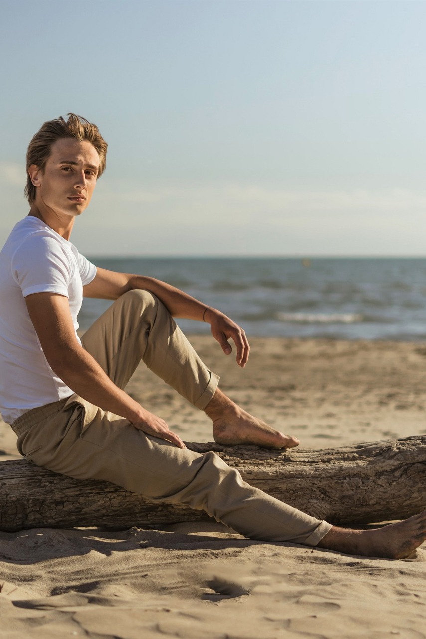 Guillaume — Model & Host in Le Grau-du-roi photo 11