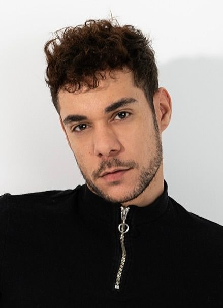 Enzo — Model & Host in Paris photo 1