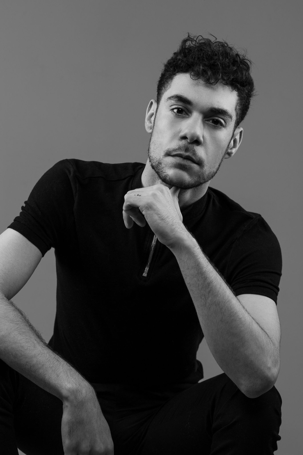 Enzo — Model & Host in Paris photo 5