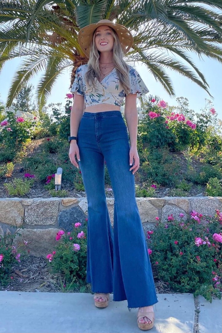 Kaitlyn — Model & Hostess in Lyon photo 4