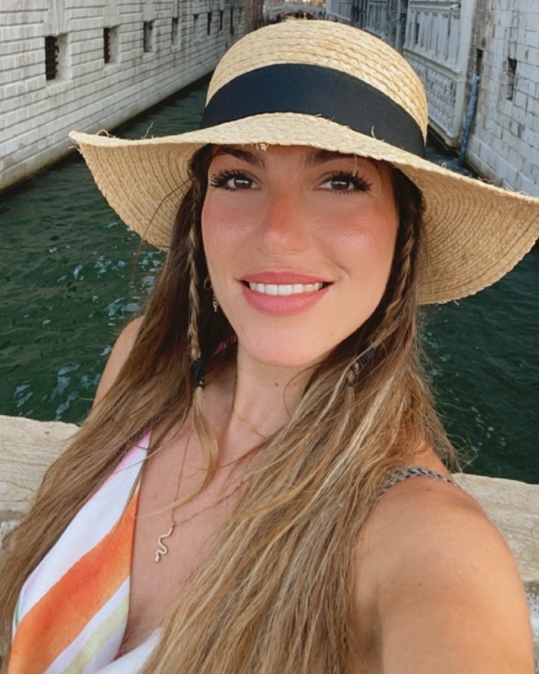 Charlotte — Model & Hostess in Sommi&egrave;res photo 4