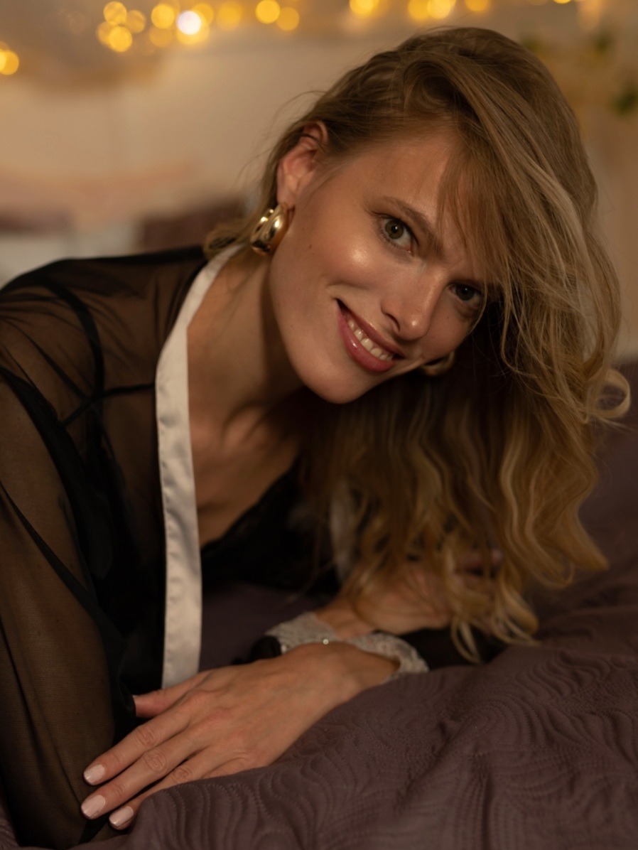 Dana — Model & Hostess in Hlavn&iacute; Město Praha photo 6