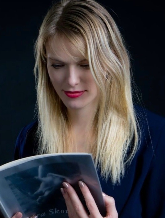 Dana — Model & Hostess in Hlavn&iacute; Město Praha photo 8