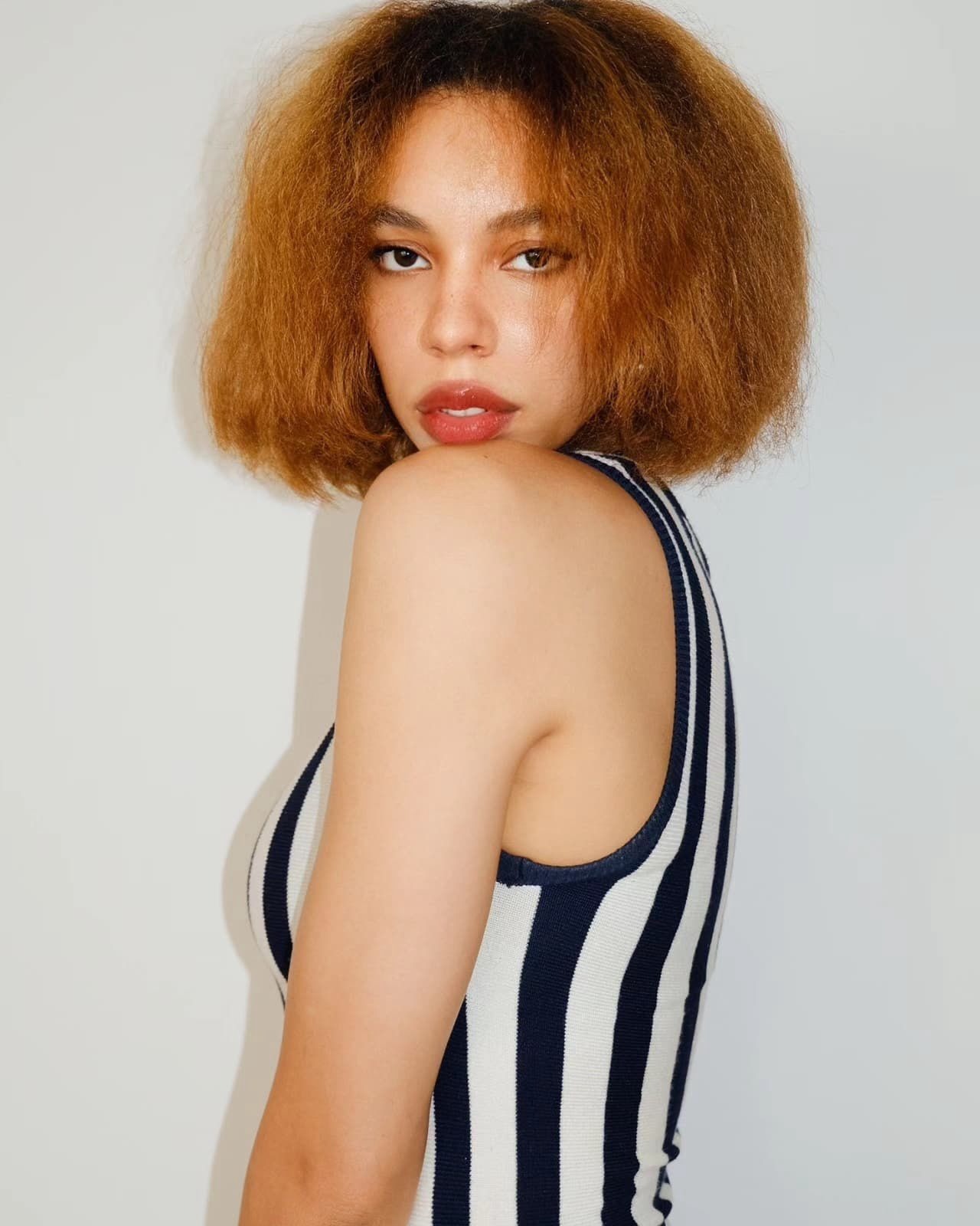 Esther — Model & Hostess in Chaville photo 7
