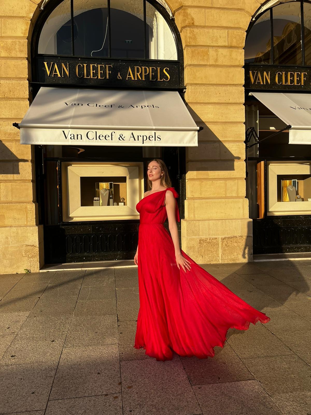 Bianca — Model & Hostess in Paris photo 1