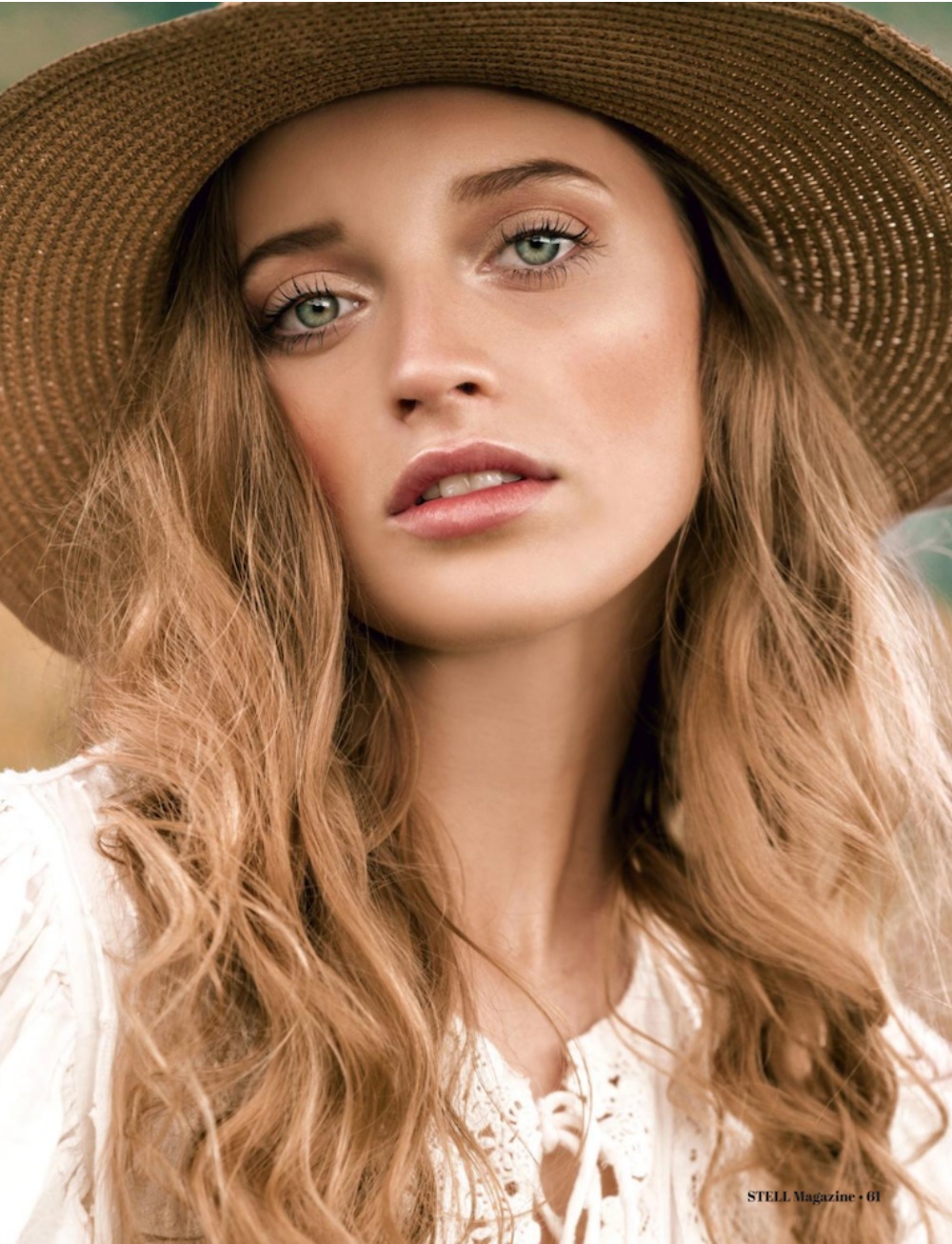 Stephanie — Model & Hostess in Paris photo 1