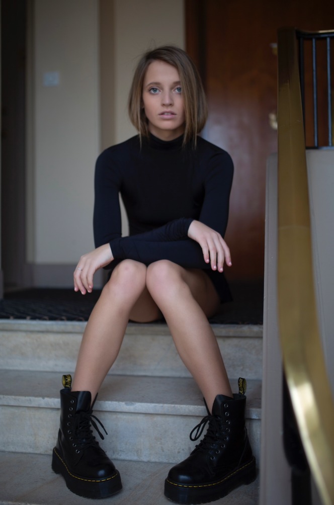 Stephanie — Model & Hostess in Paris photo 9