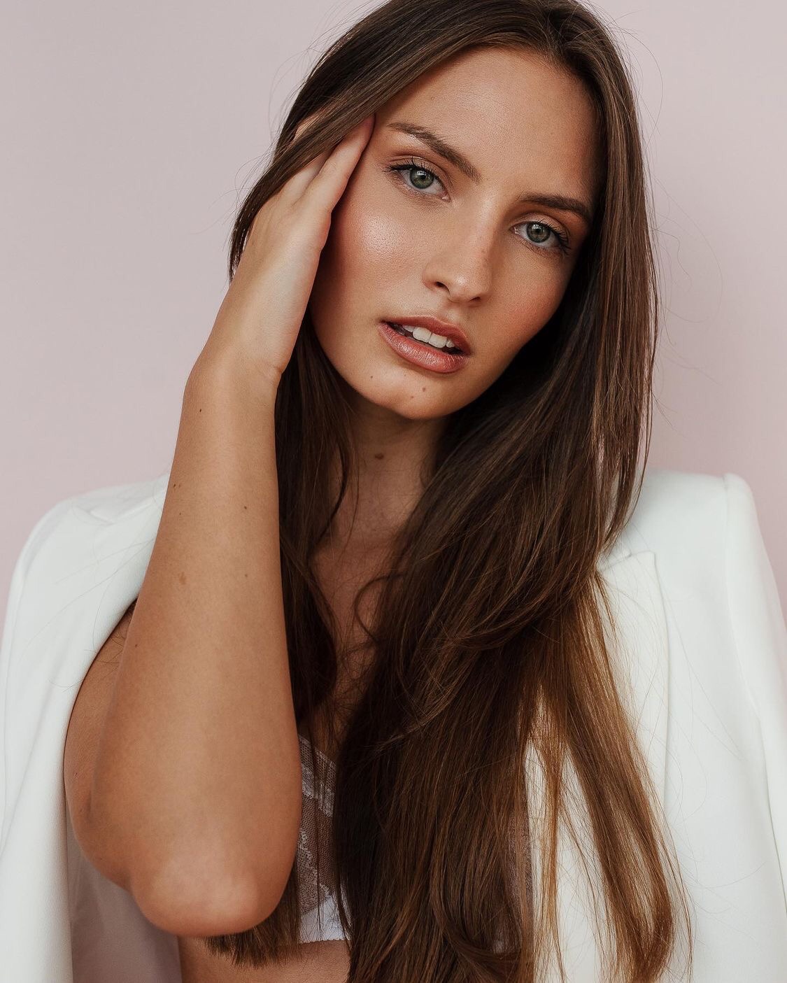 Julia — Model & Hostess in Her photo 31