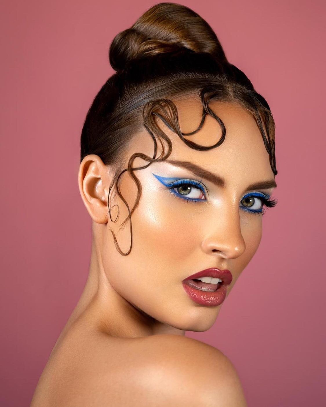 Julia — Model & Hostess in Her photo 35