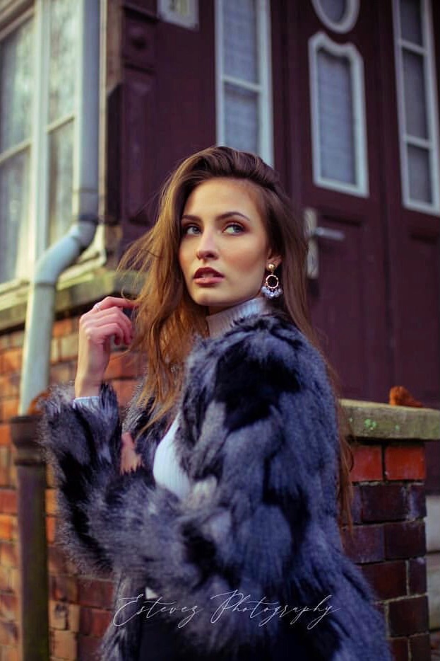 Julia — Model & Hostess in Her photo 5