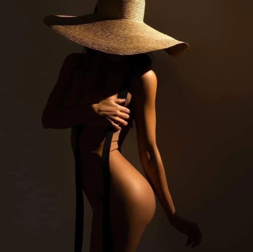 Vanessa — Model & Hostess in Wayzata photo 9