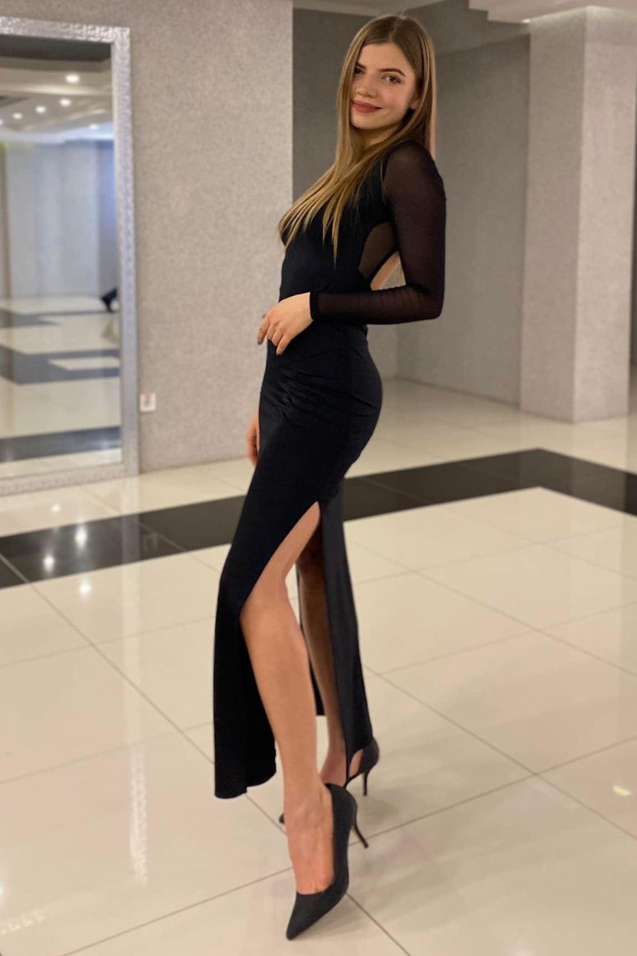 Polina — Model & Hostess in Kyiv photo 5