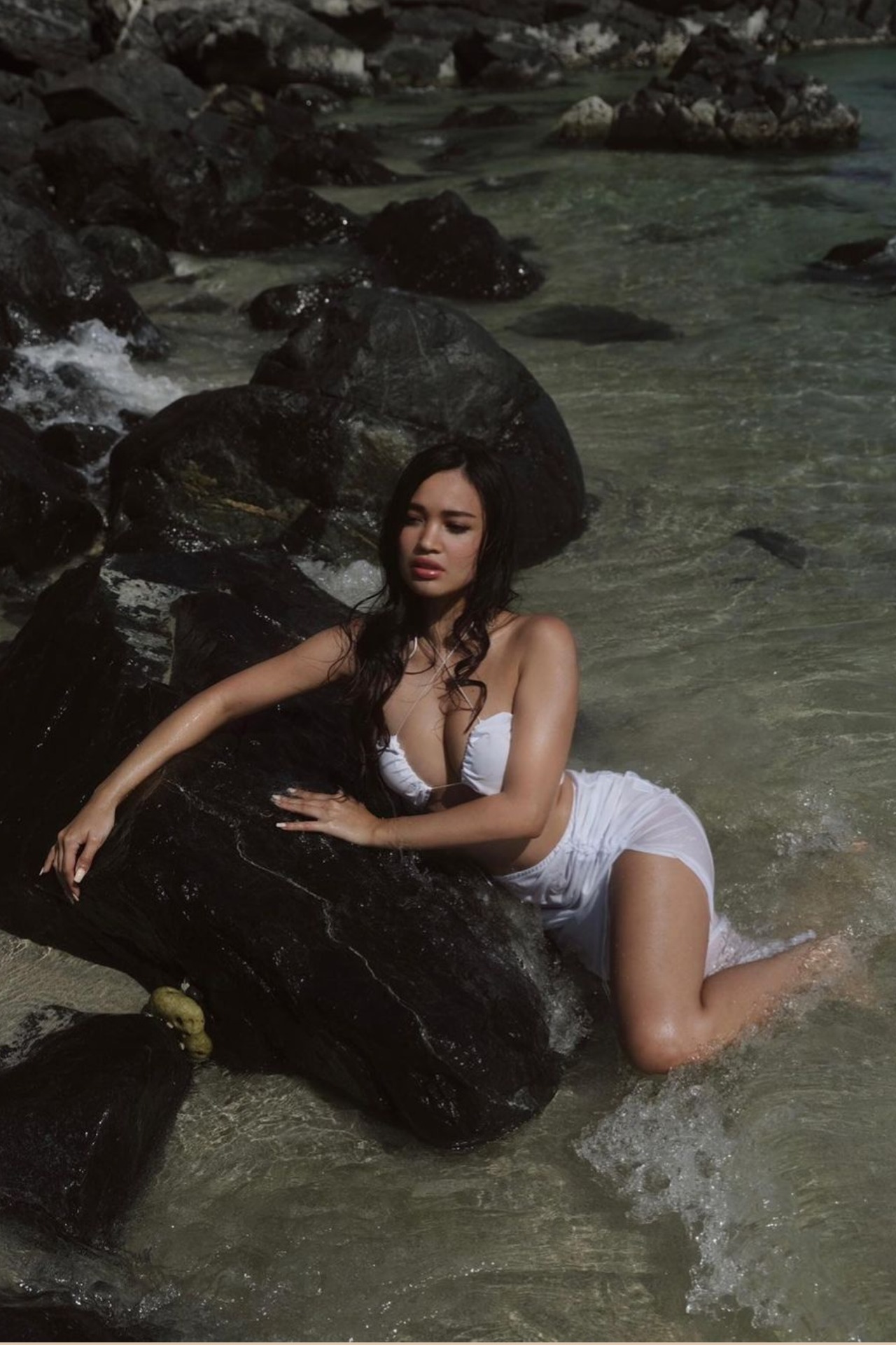 Shanne — Model & Hostess in Manila photo 4