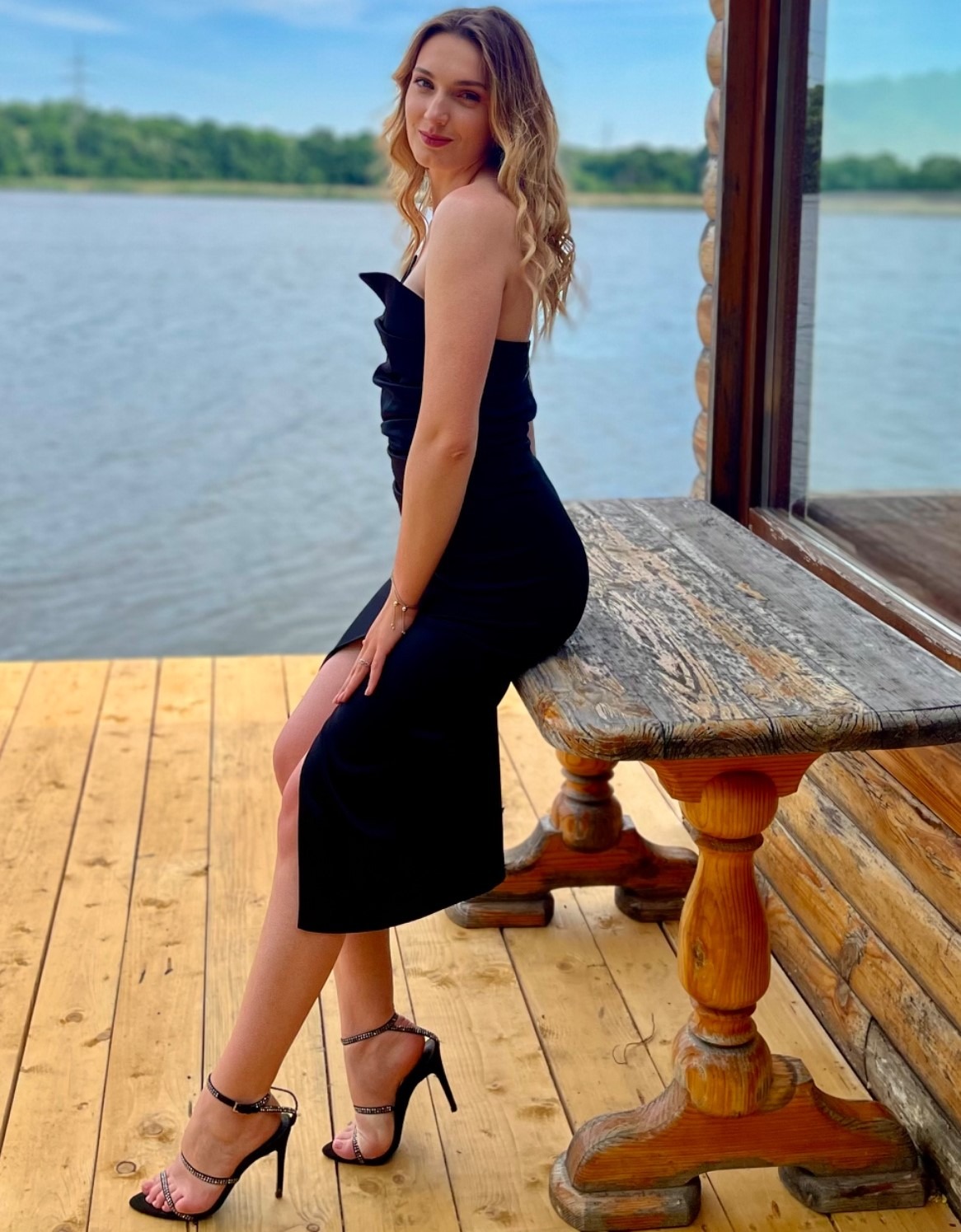 Ionela — Model & Hostess in B&uuml;dingen photo 5