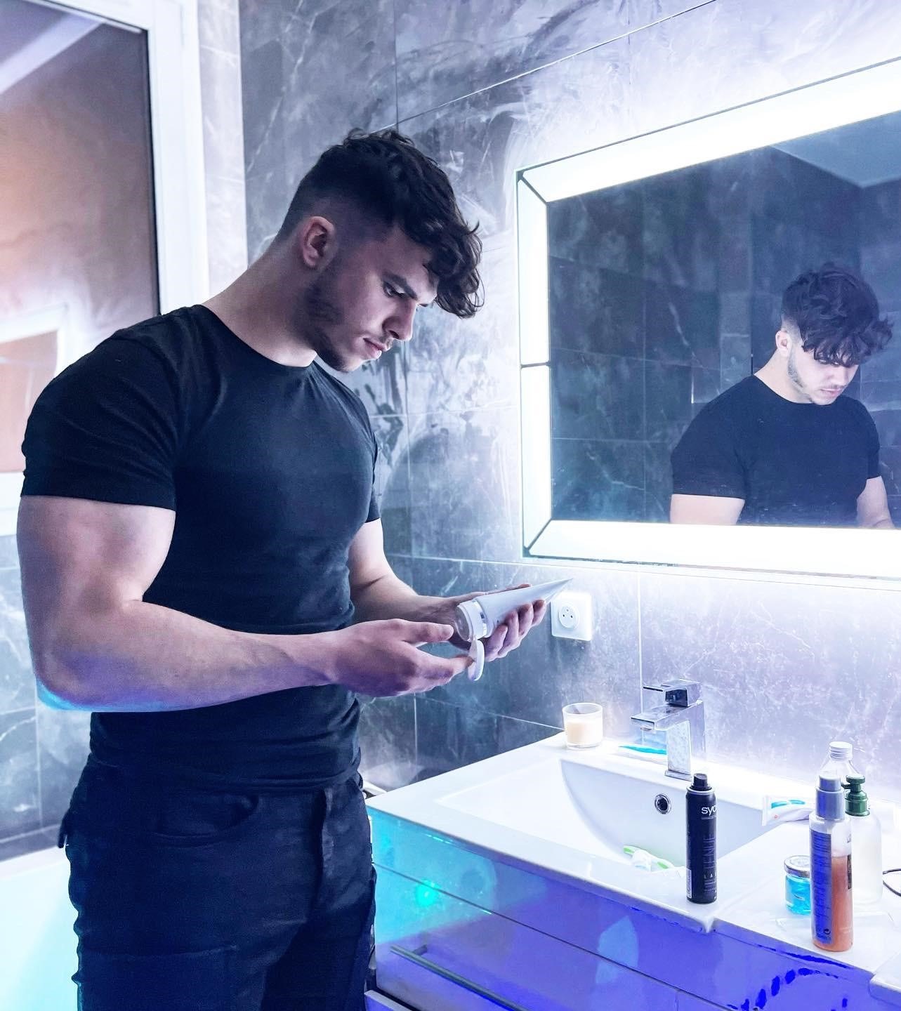 Cyriaque — Model & Host in Nice photo 2