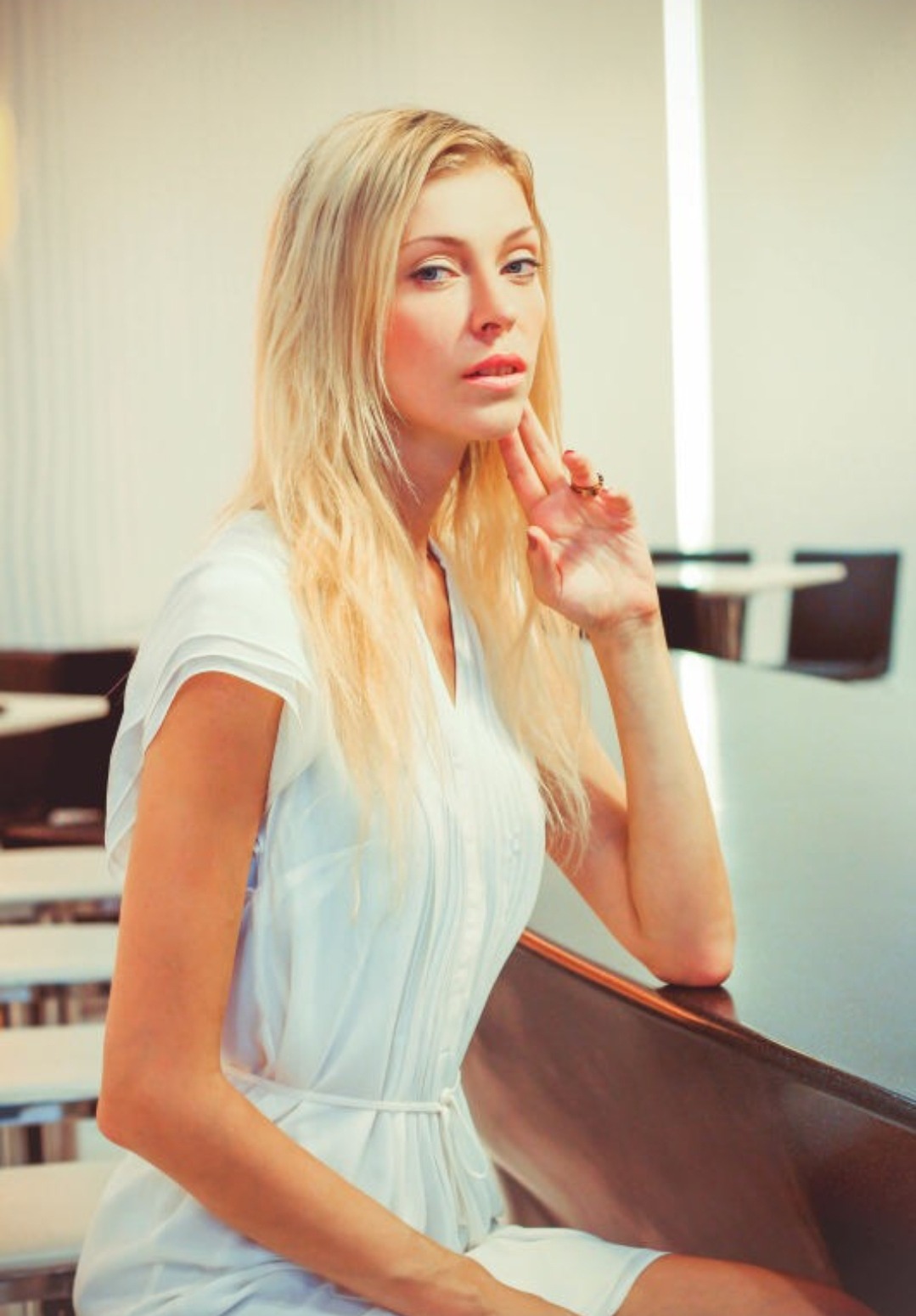 Hanna — Model & Hostess in Paris photo 8