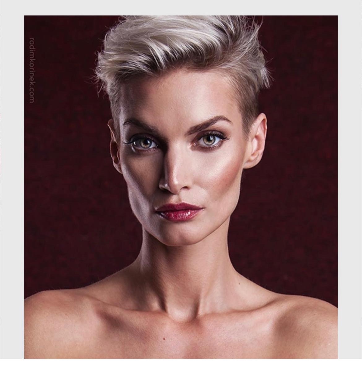 Petra — Model & Hostess in Praha photo 3