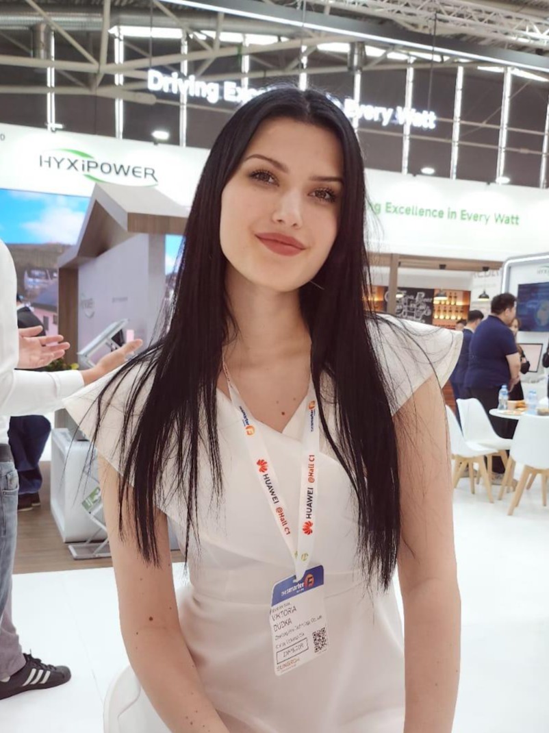 Viktoriia — Model & Hostess in M&uuml;nchen photo 1