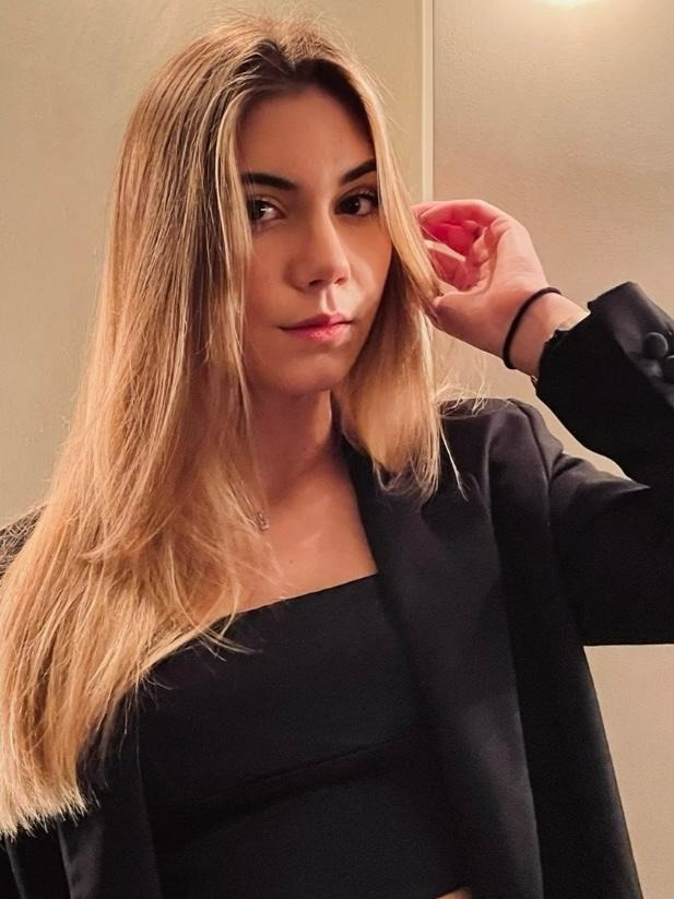 Chiara — Model & Hostess in Rn photo 4