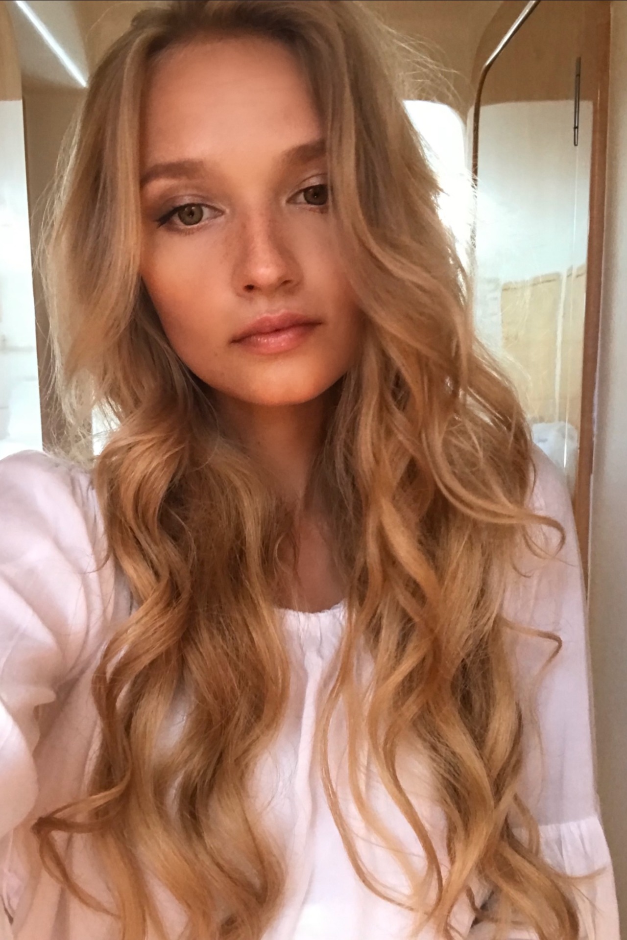Yuliia — Model & Hostess in Paris photo 12