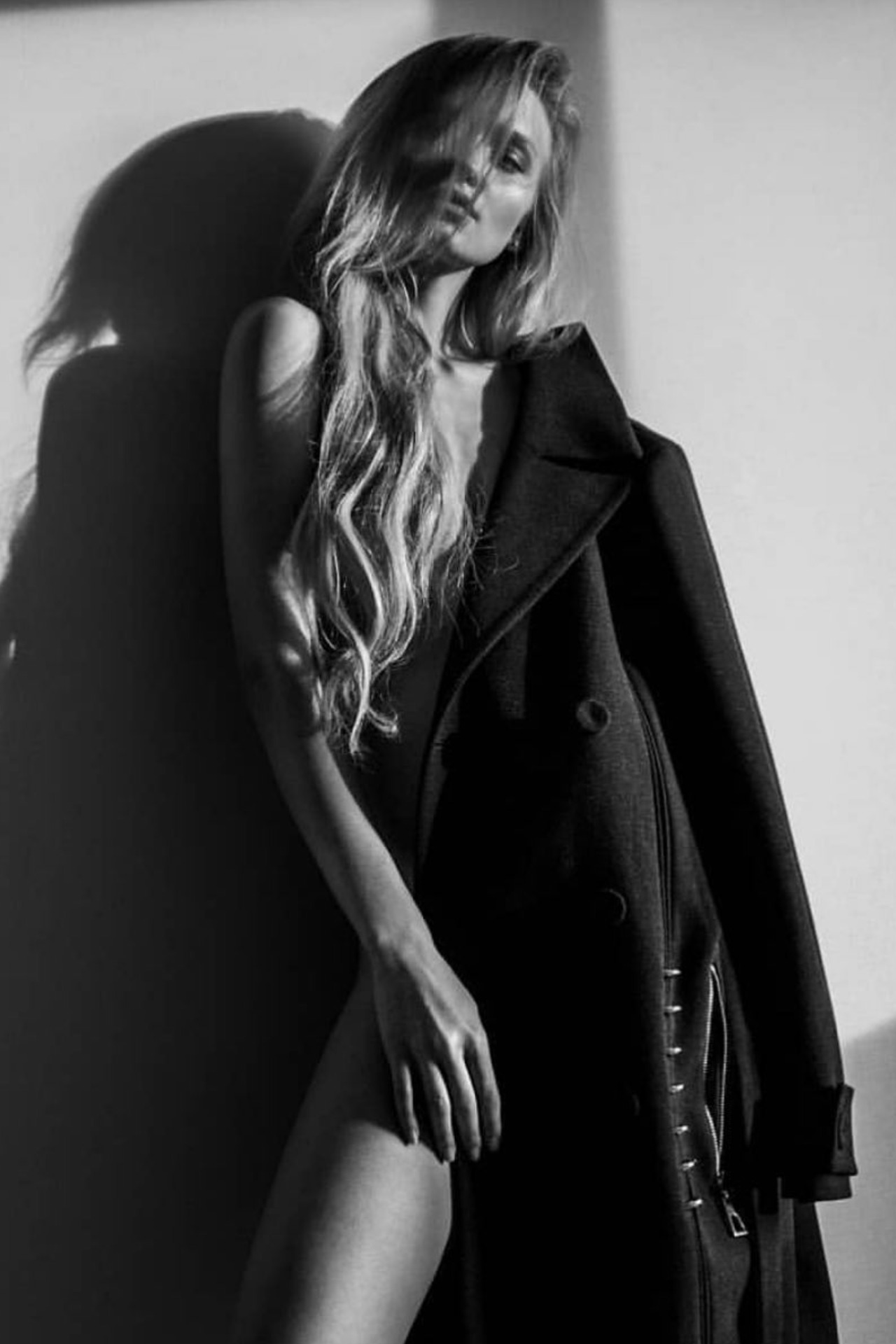 Yuliia — Model & Hostess in Paris photo 3
