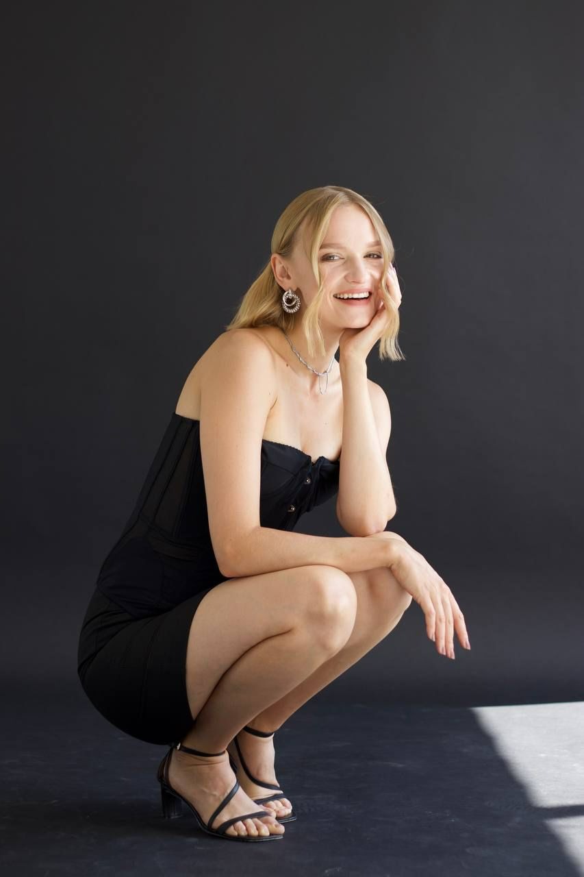 Yuliia — Model & Hostess in Paris photo 5