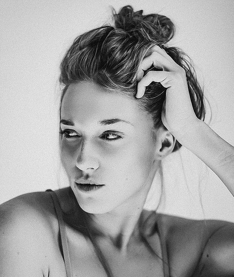Elena — Model & Hostess in Paris photo 12