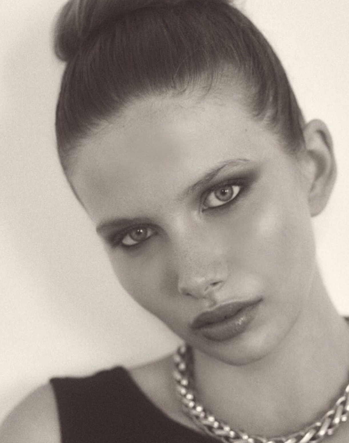 Elena — Model & Hostess in Paris photo 16