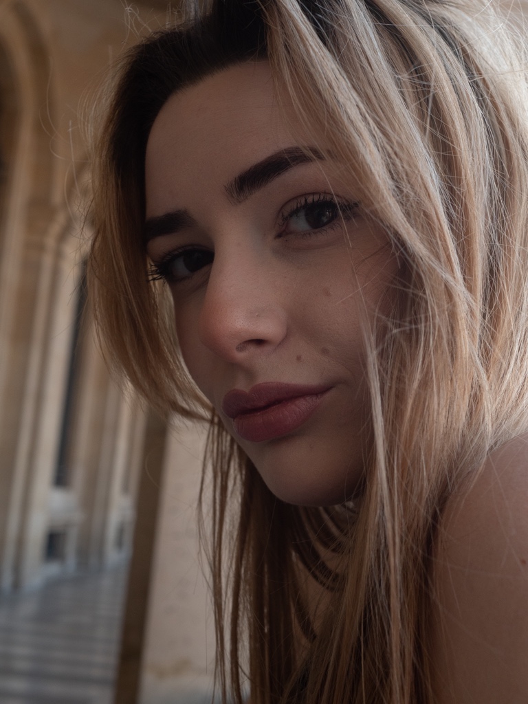Sofia Nicole — Model & Hostess in Paris photo 3