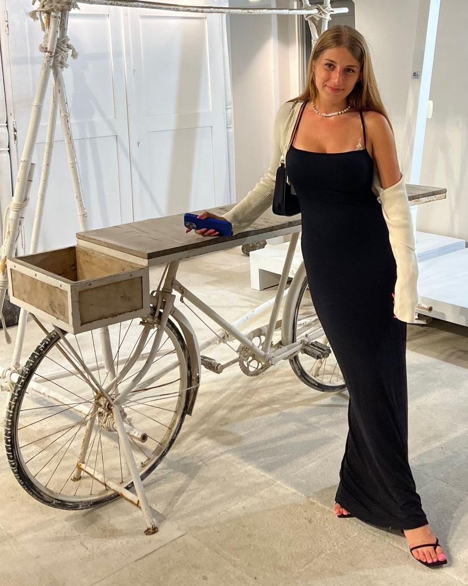 Valentina — Model & Hostess in Milano photo 2