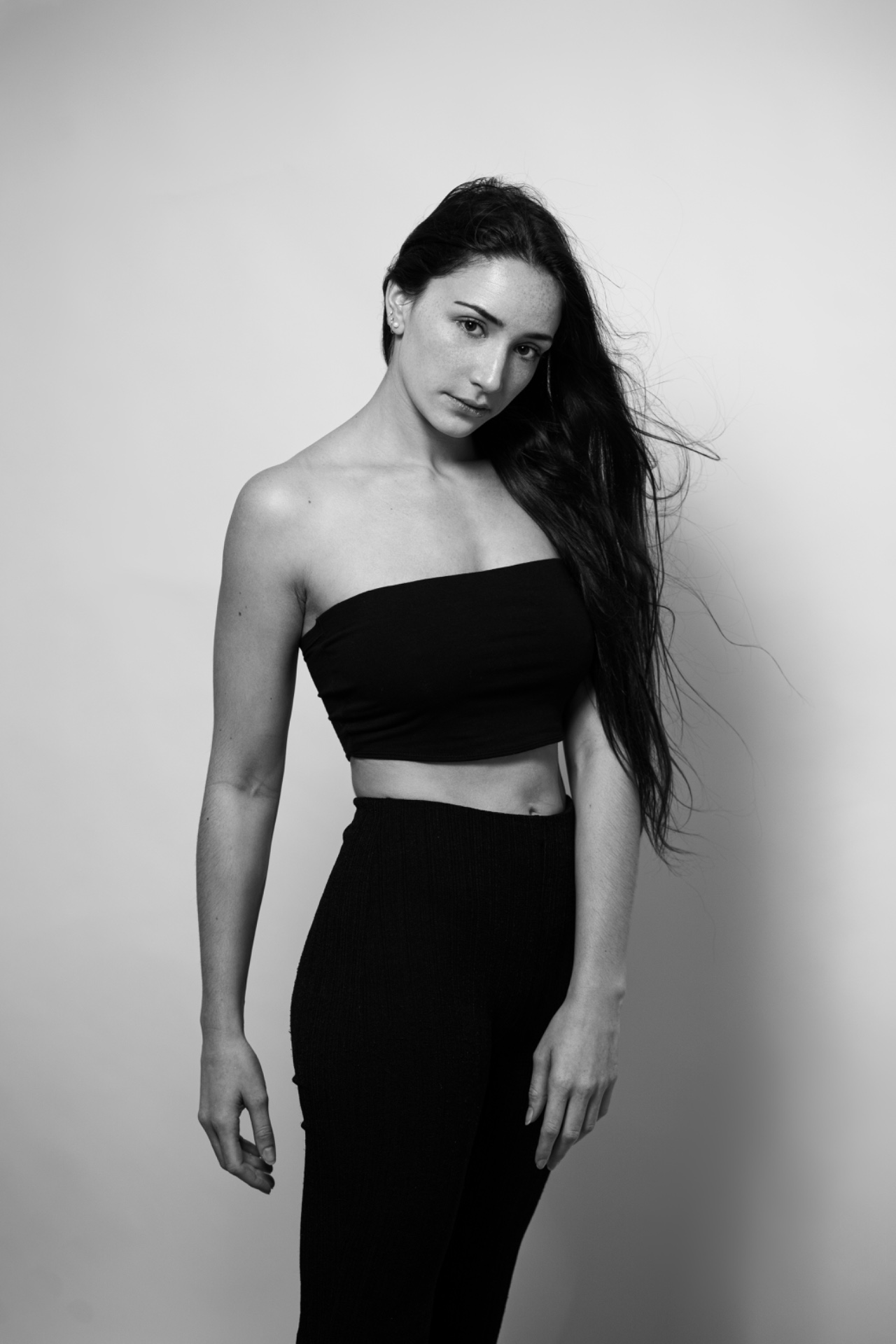 Lo&iuml;cia — Model & Hostess in Neuilly-sur-marne photo 20