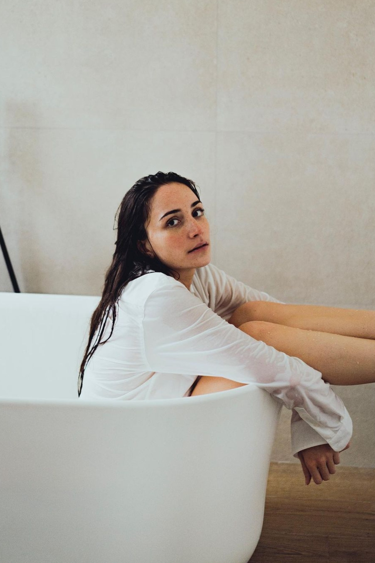 Lo&iuml;cia — Model & Hostess in Neuilly-sur-marne photo 22