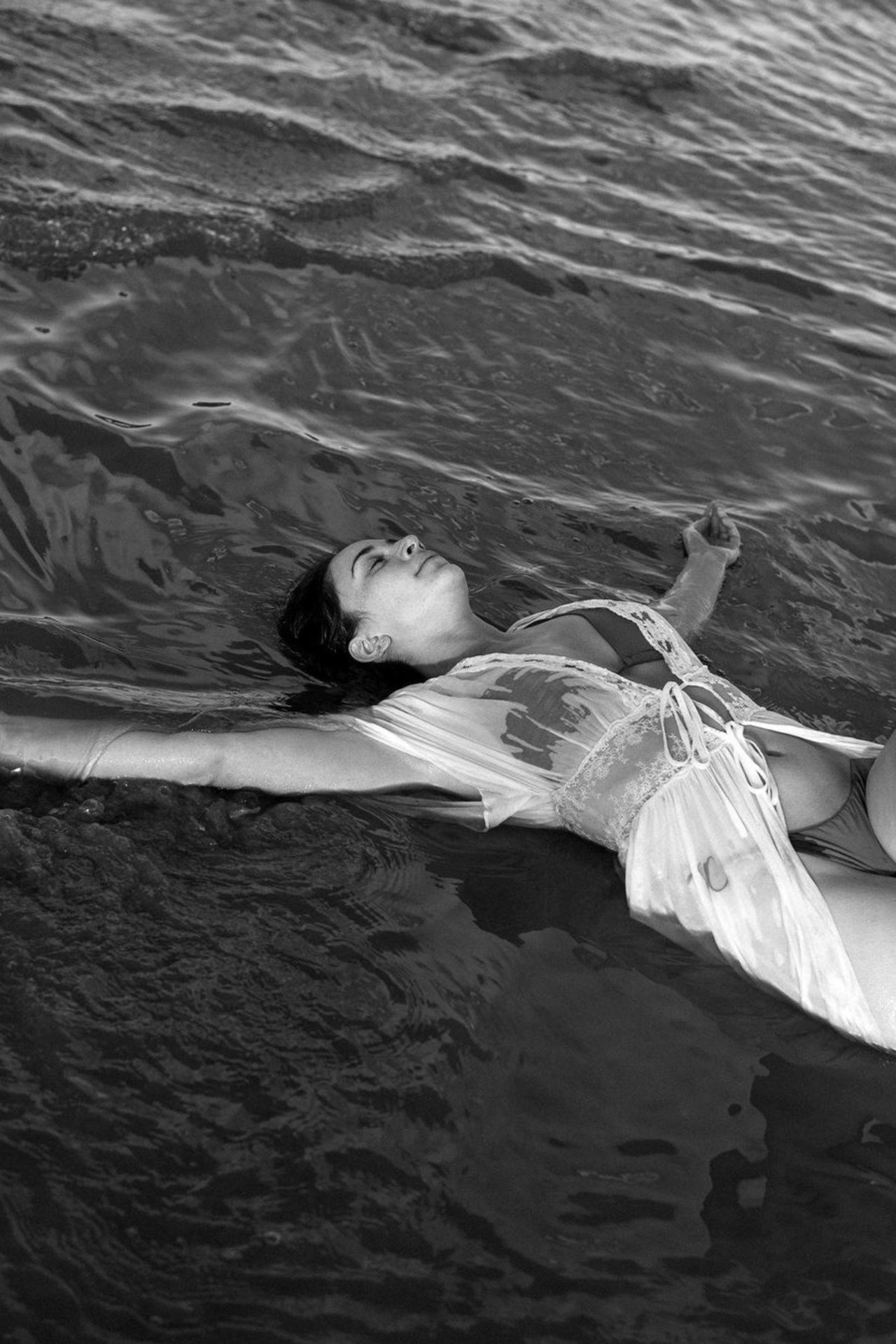 Lo&iuml;cia — Model & Hostess in Neuilly-sur-marne photo 32