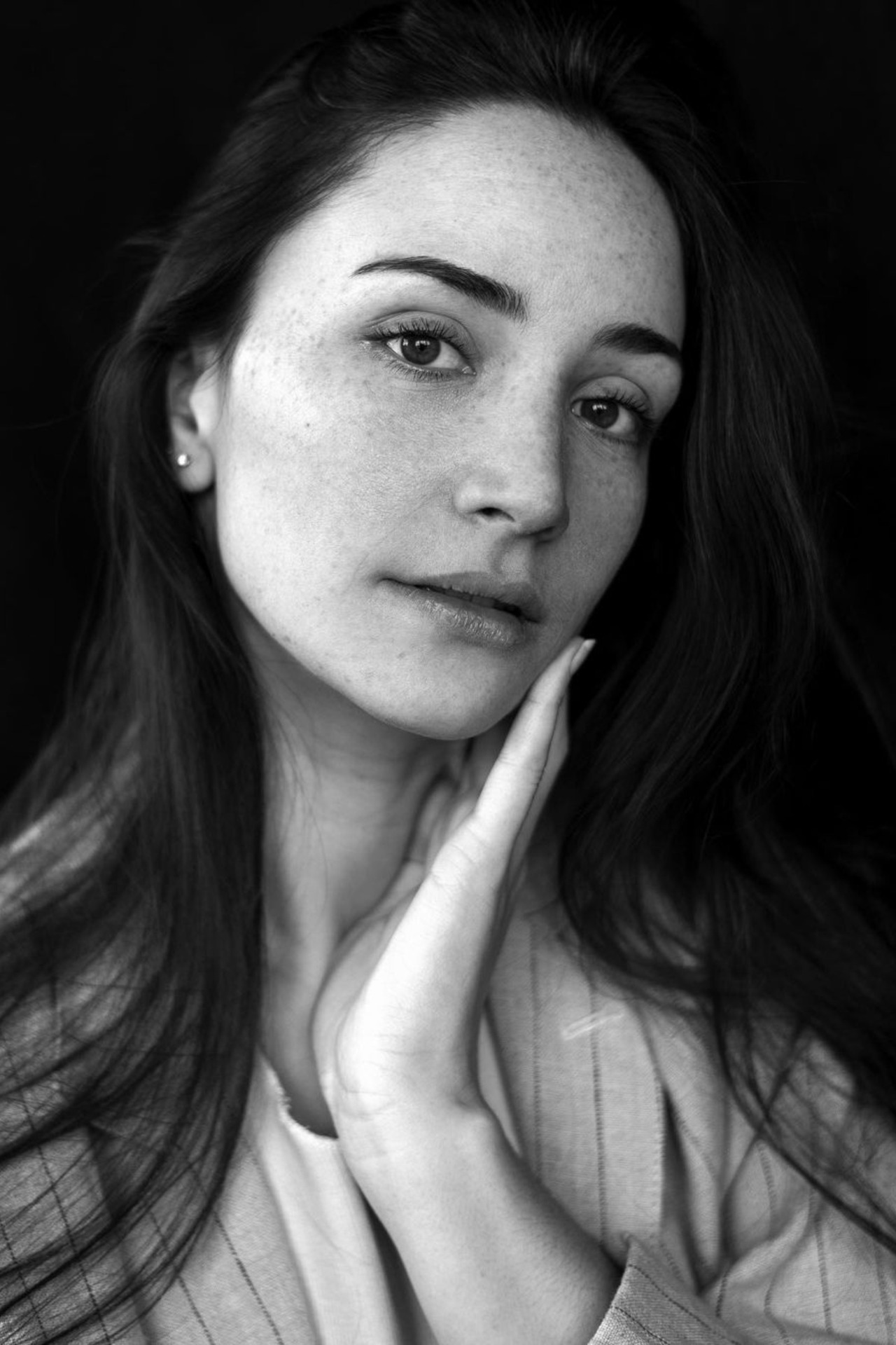 Lo&iuml;cia — Model & Hostess in Neuilly-sur-marne photo 35