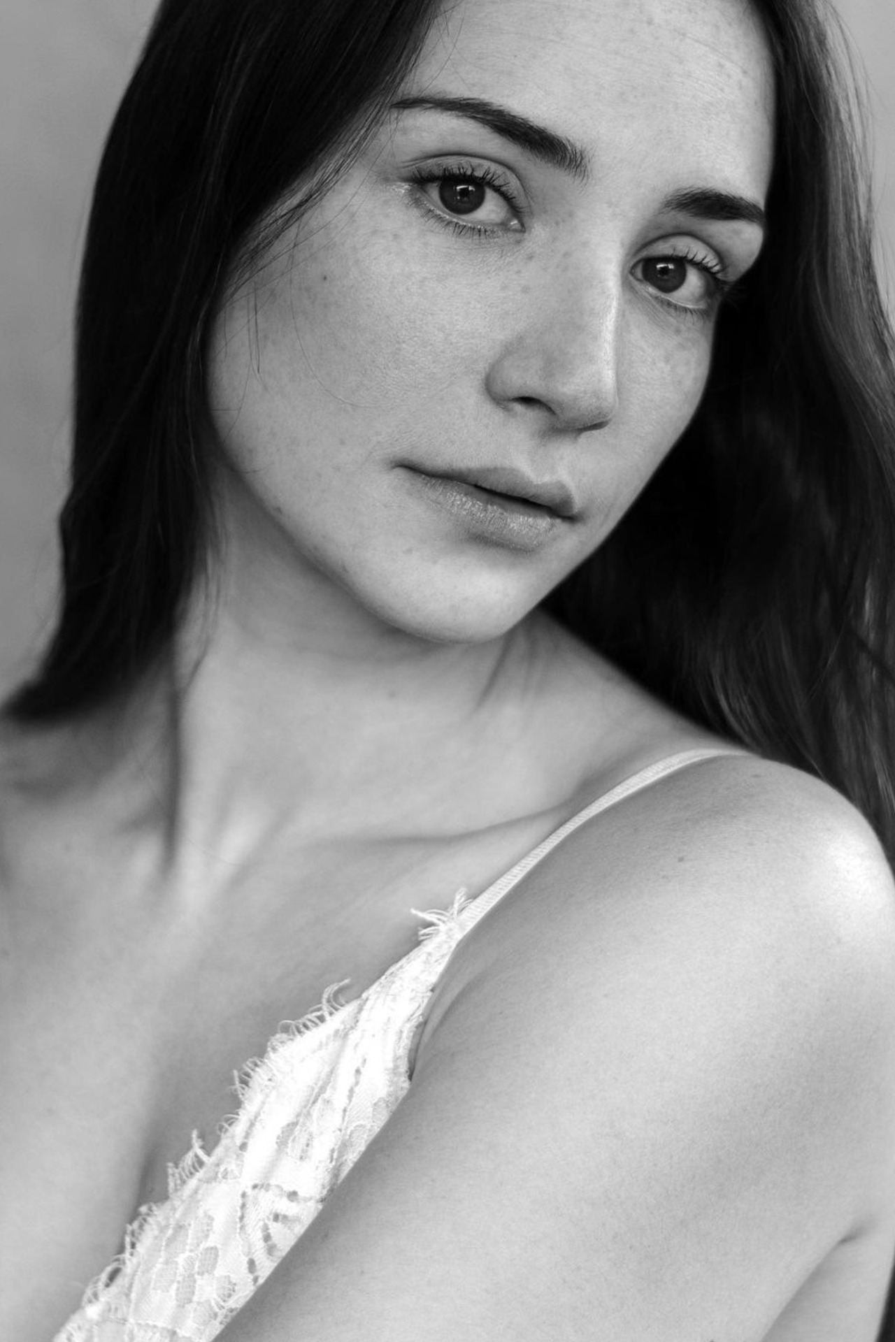 Lo&iuml;cia — Model & Hostess in Neuilly-sur-marne photo 37