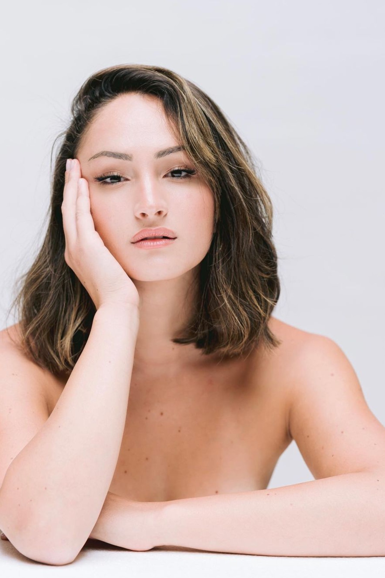 No&eacute;mie — Model & Hostess in Mumbai photo 19