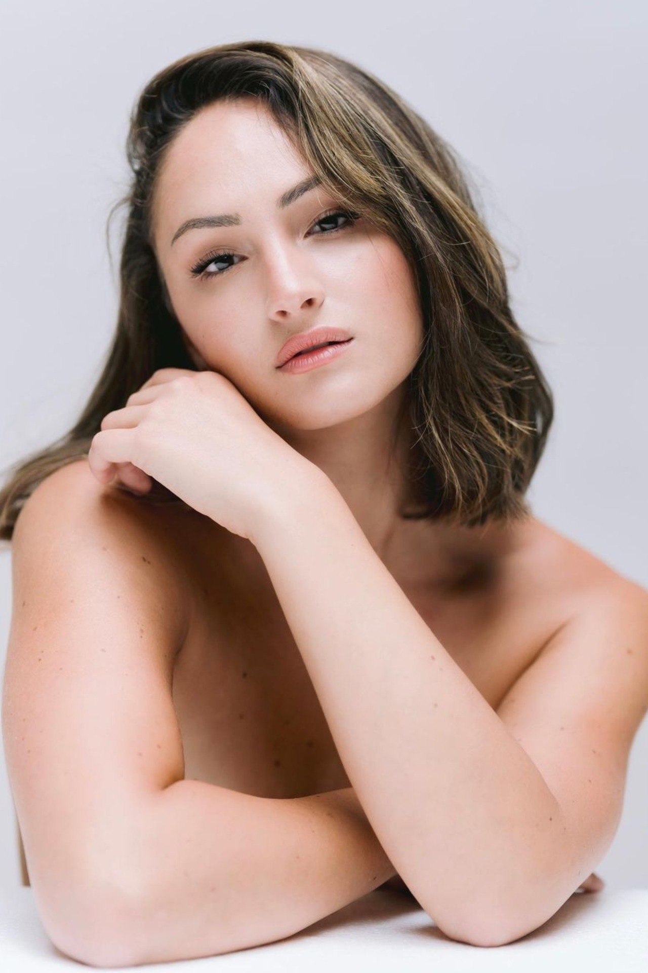 No&eacute;mie — Model & Hostess in Mumbai photo 20
