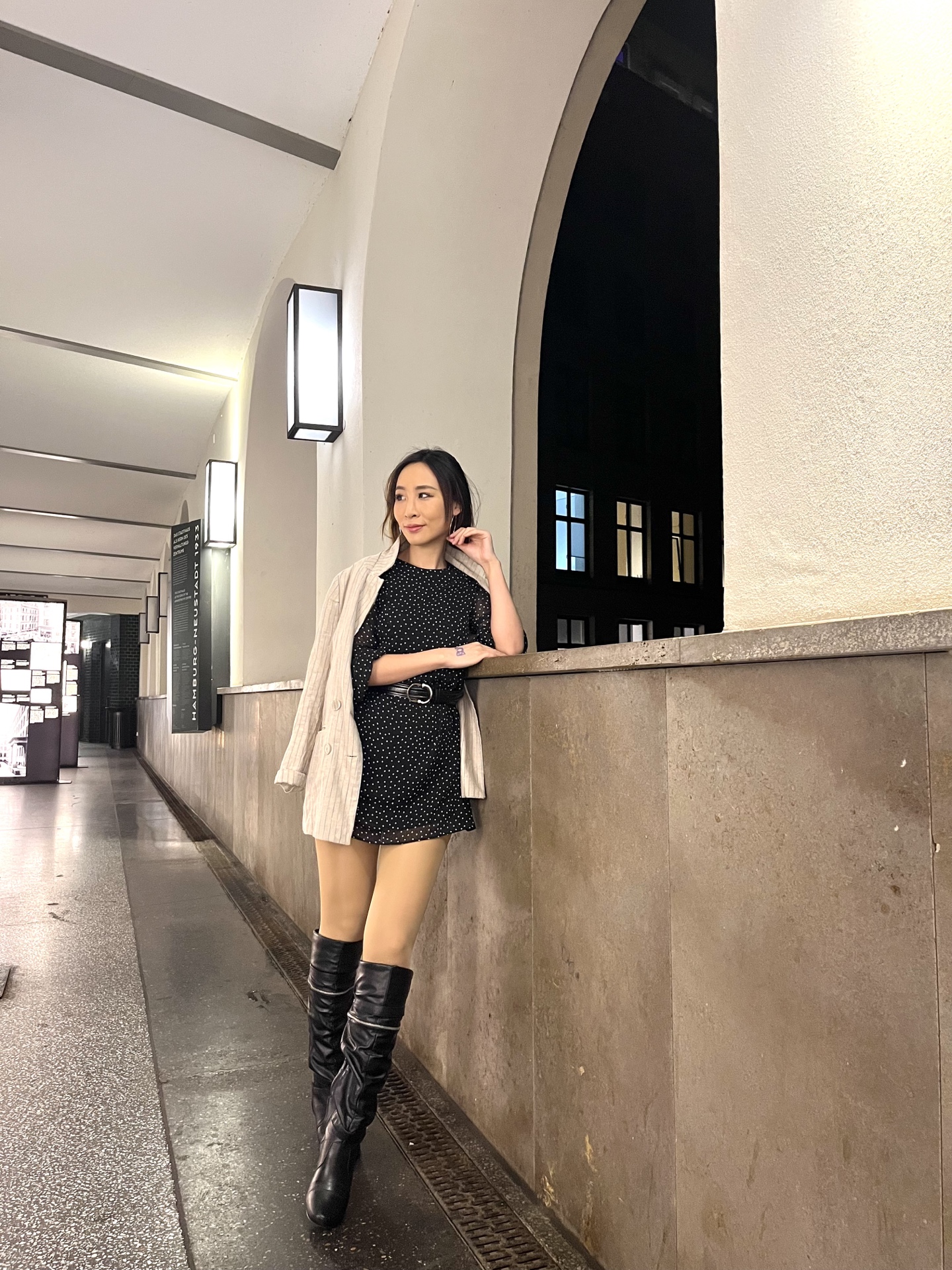 Lok Heng — Model & Hostess in Hamburg photo 4