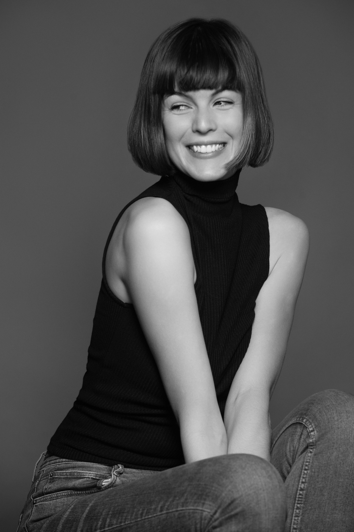 Youna — Model & Hostess in Paris photo 5