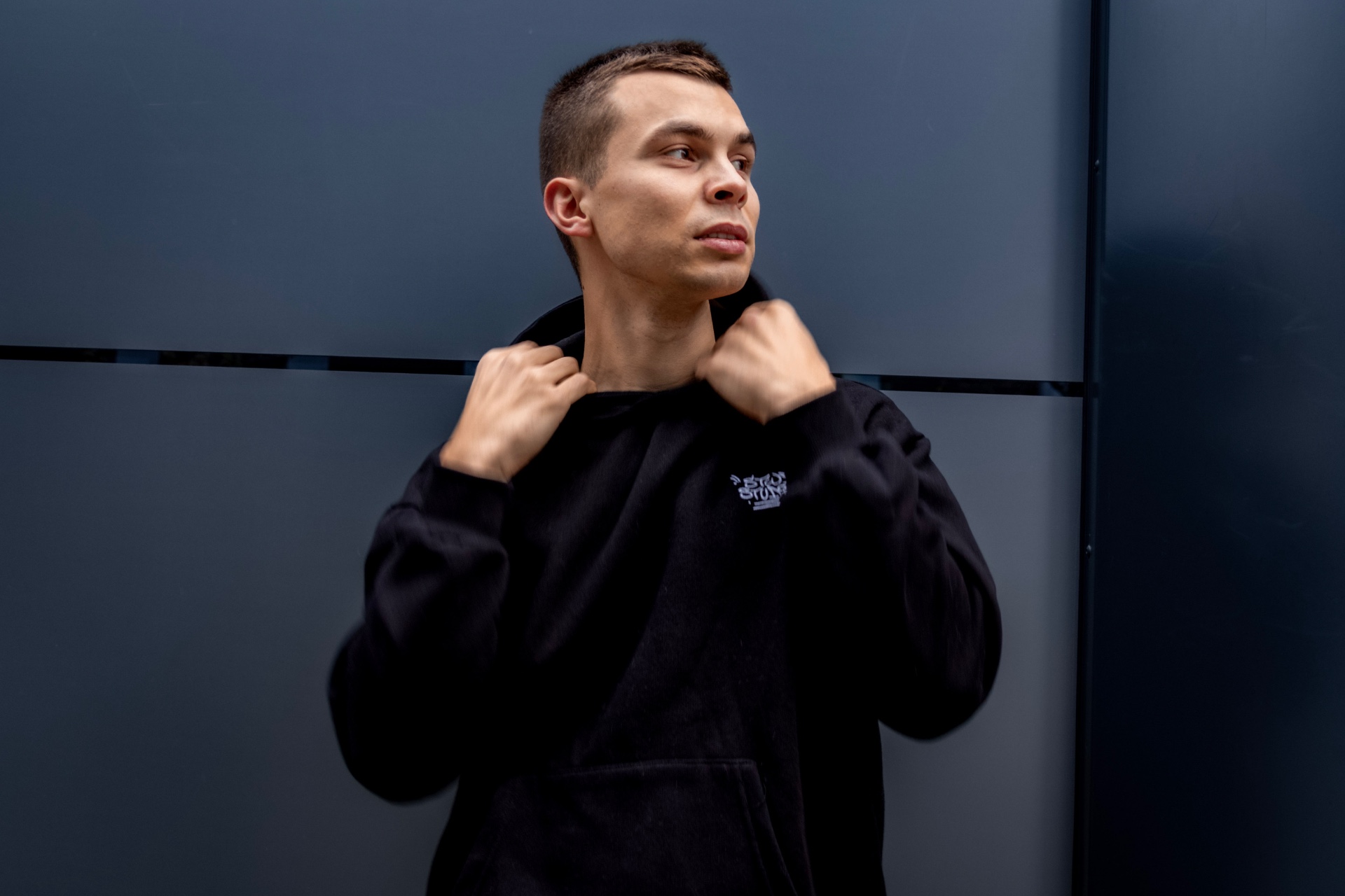 Aliaksandr — Model & Host in Marseille photo 9