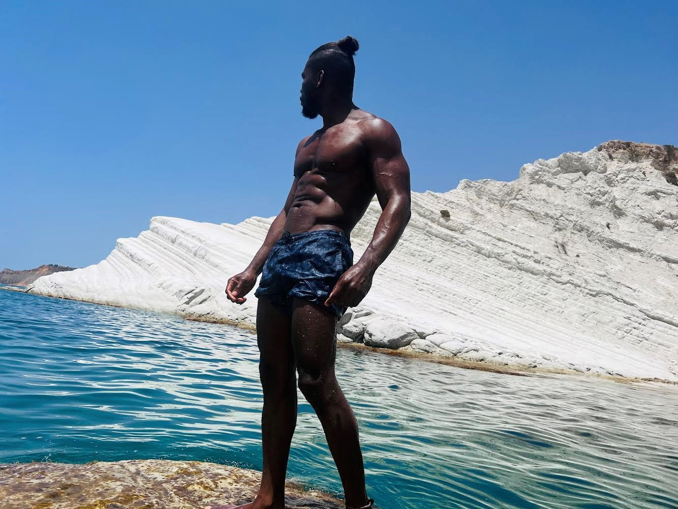 Fourier Paul — Model & Host in Boulogne-billancourt photo 4