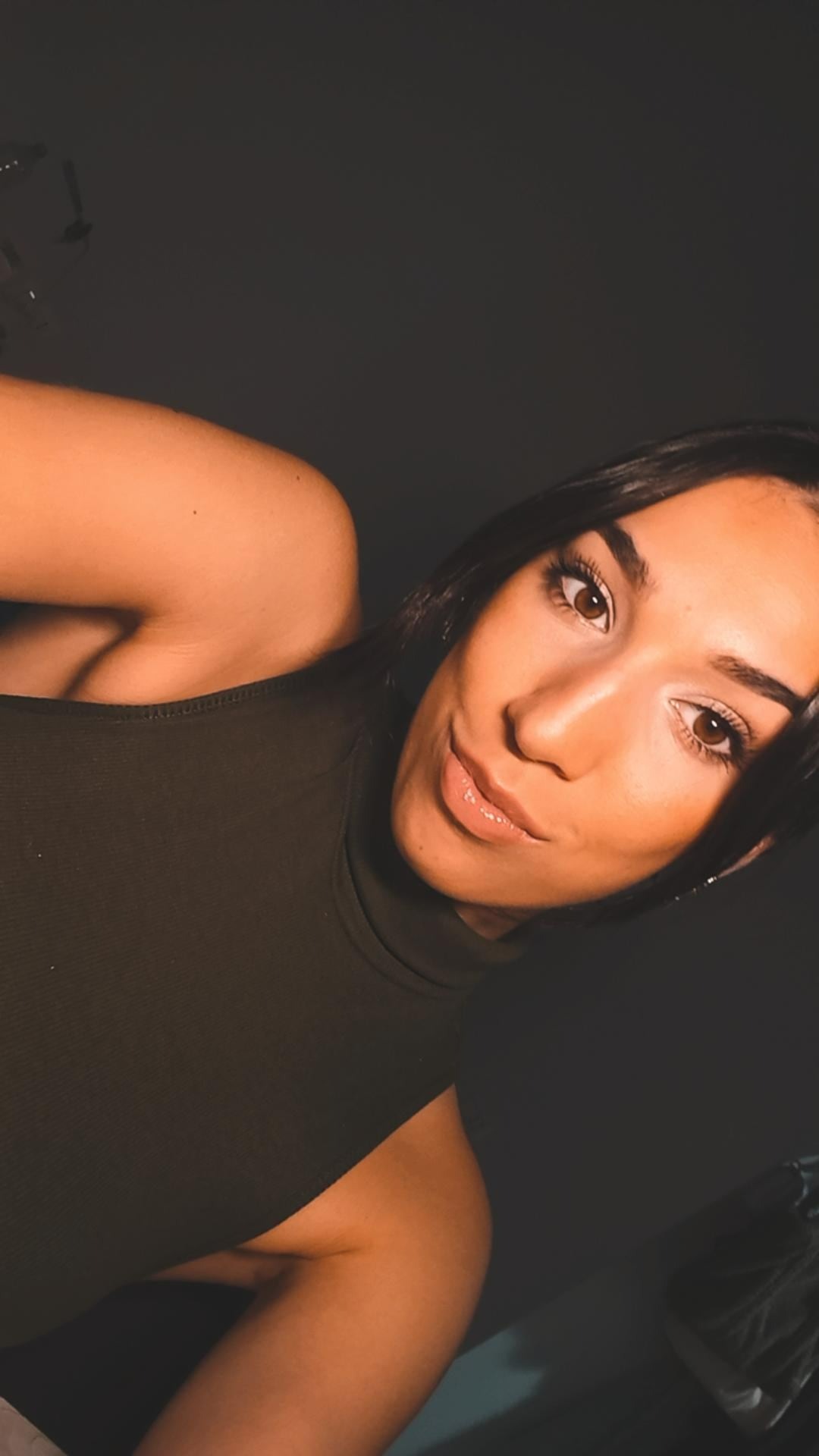 Ana — Model & Hostess in Como photo 1