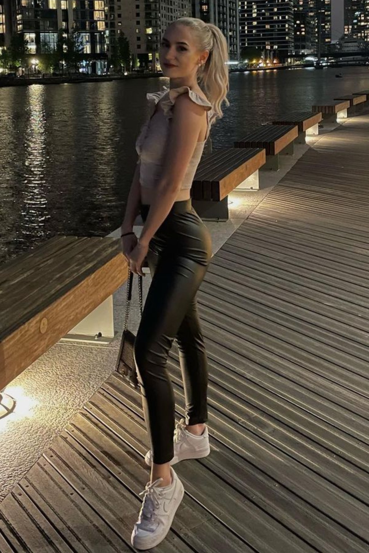 Lisa — Model & Hostess in Amsterdam photo 13