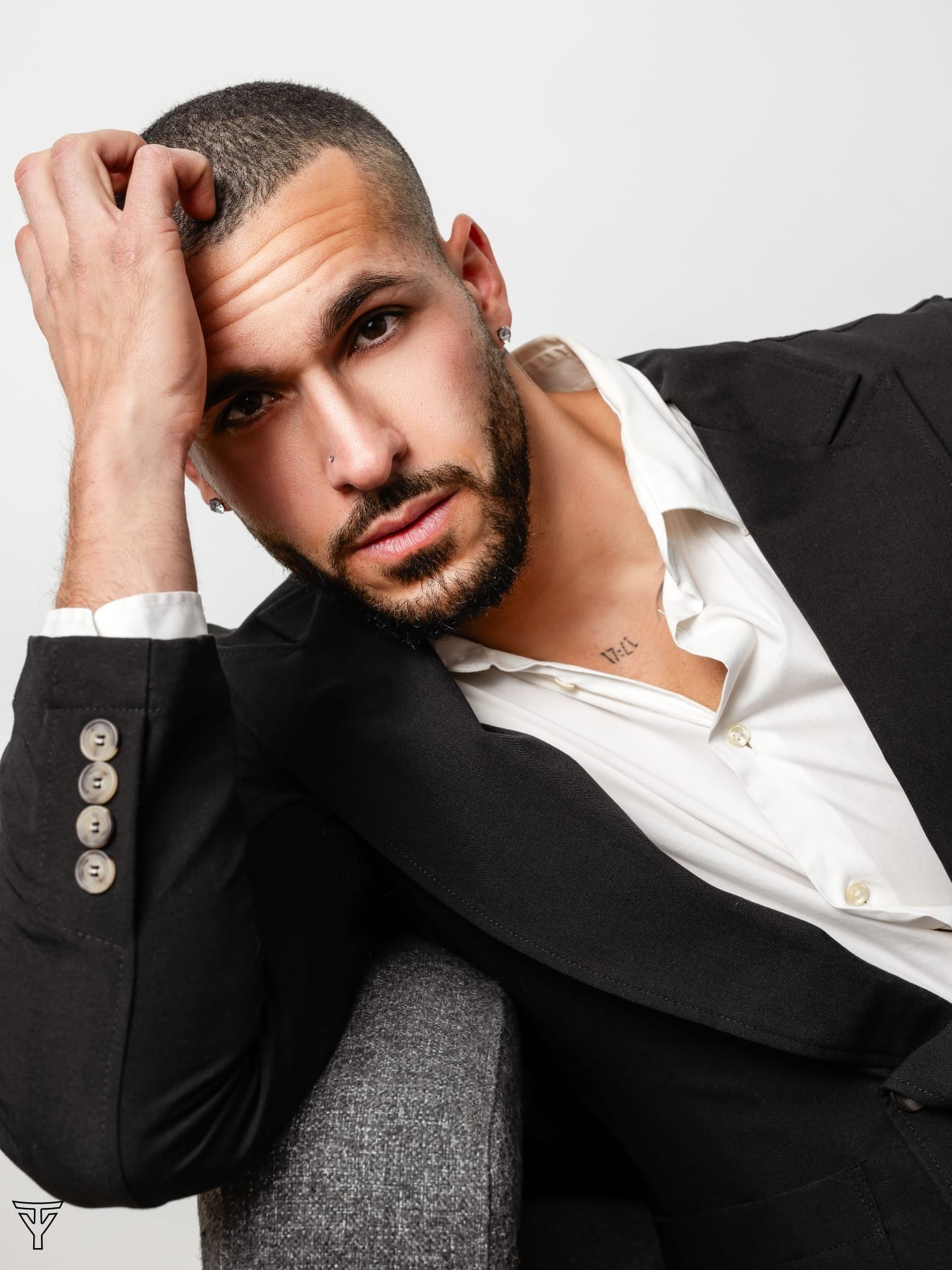 Juan — Model & Host in Itteville photo 2