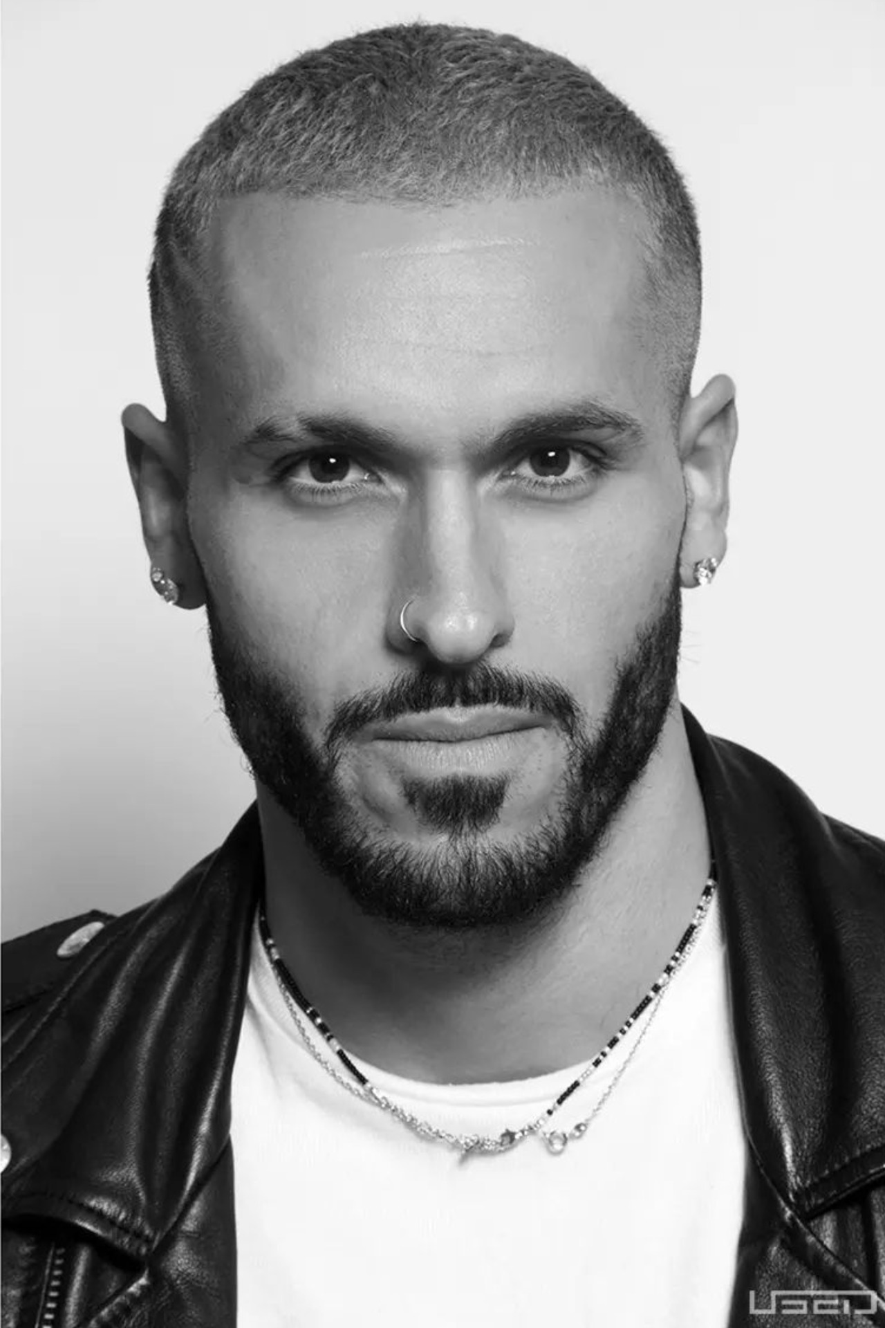 Juan — Model & Host in Itteville photo 5