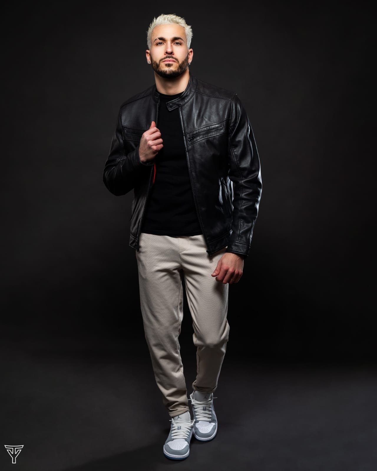 Juan — Model & Host in Itteville photo 8