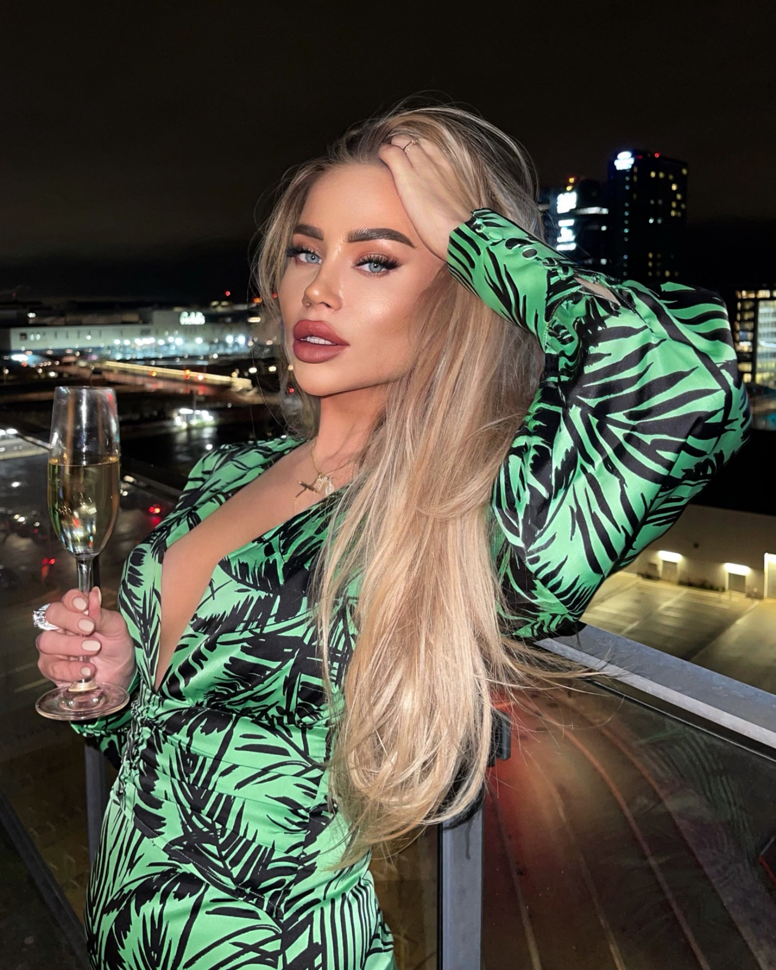 Maria — Model & Hostess in Dubai photo 2