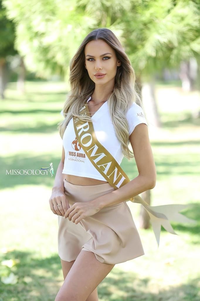 Miruna — Model & Hostess in Bucharest photo 2