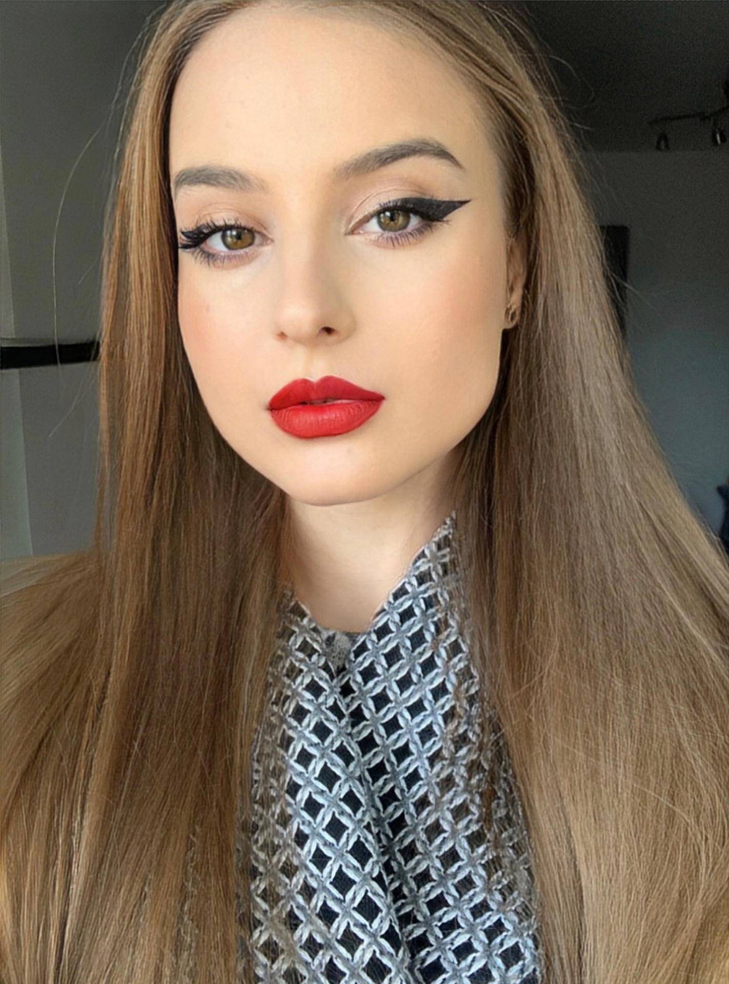 AURELIA-CASANDRA — Model in București | Eye On Model